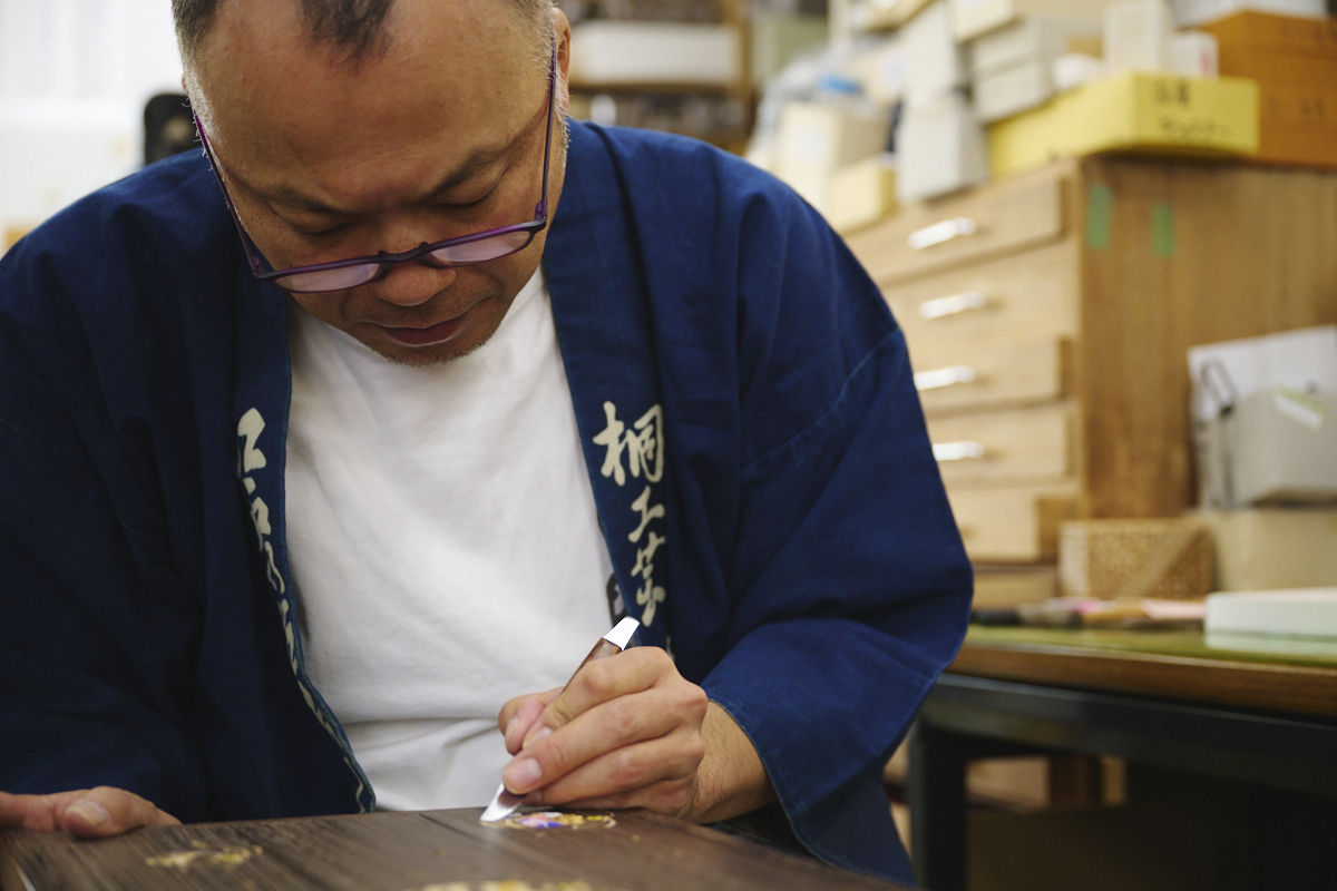 日本にただ1つしかない伝統技法「桐木目込み細工」 ～職人の技と思いにふれるプライベート工房見学ツアー～