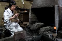 Visit the Smithy of a Mater Swordsmith and Examine Real Japanese Swords at a Temple in Kamakura