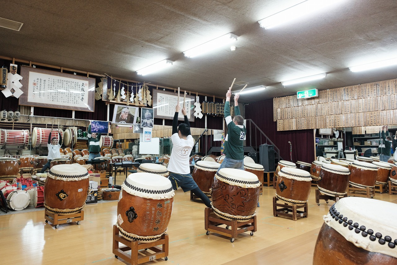 Short Taiko Lesson at Osuwa Daiko Dojo