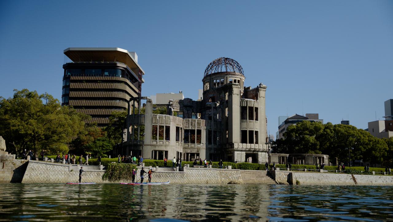 [Intermediate Level] Peaceful SUP Experience on Hiroshima's Serene Rivers (Hiroshima Station to Peace Park Course)