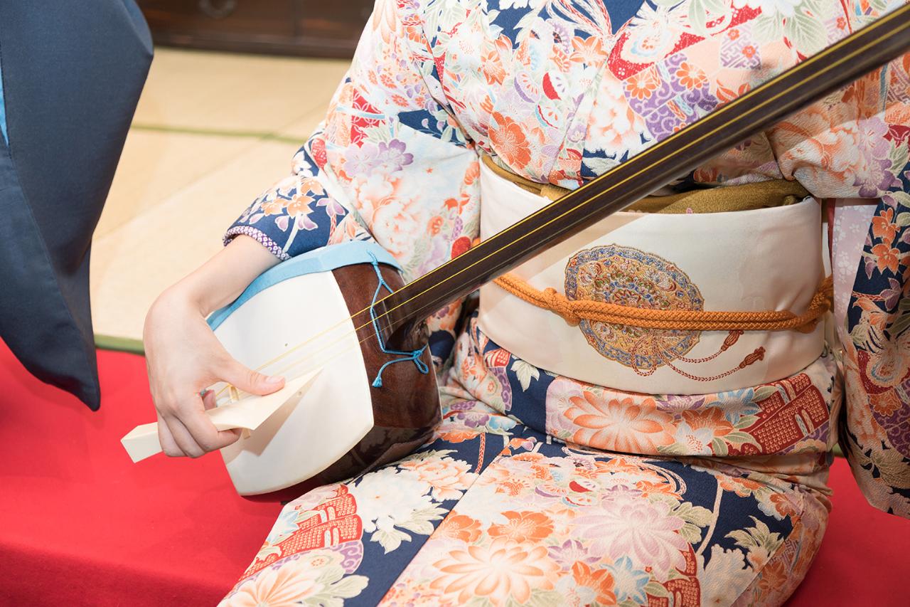 Play a Traditional Japanese String Instrument "Shamisen