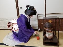 Geisha and Tea Ceremony! Experience traditional Japanese culture in Asakusa.