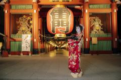 A Night of Fun with Traditional Japanese Geisha in Asakusa