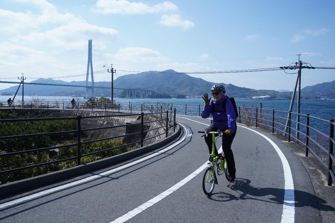 しまなみ海道のいいとこ取り！多島美の絶景&地元商店を巡るサイクリングガイドツアー