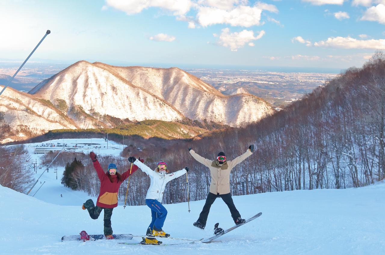 幻想的なランタンイルミネーションと仙台泉ケ岳での雪遊び体験（タクシー送迎付き）を楽しむ宿泊プラン