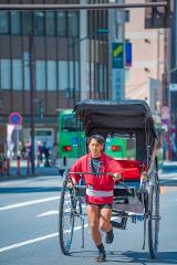 [English-speaking rickshaw pullers only!] Explore The Asakusa's History & Culture by Rickshaw