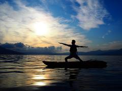 在支笏湖享受"SUP瑜珈"體驗！自助午餐和溫泉沐浴的計劃