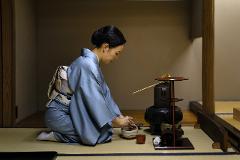 Experience the Tea Ceremony of the Kobori Enshu School, a Tea Tradition associated with the Tokugawa Shogunate, in a Tea Room of Historical Significance