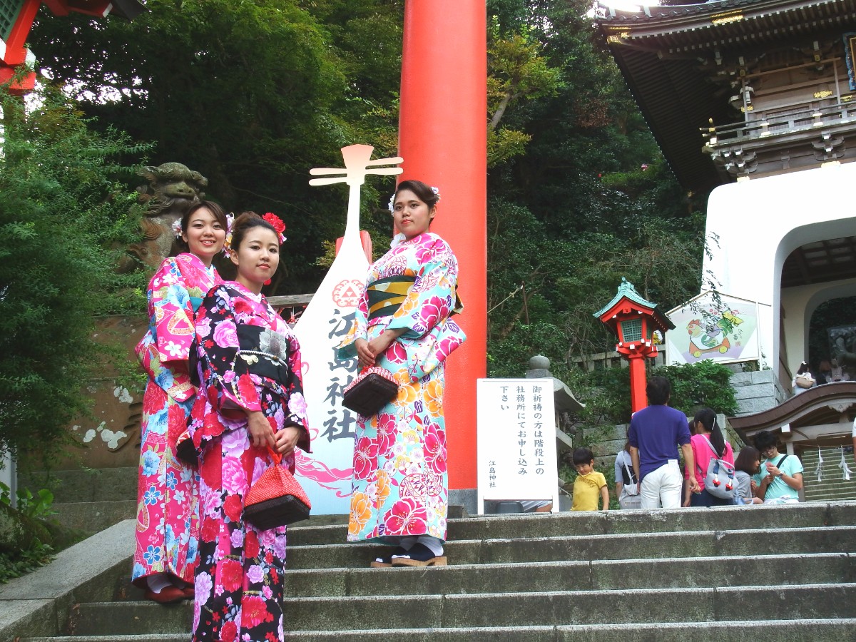 Rental Yukata Plan Including Accessories and Hair Arrangement