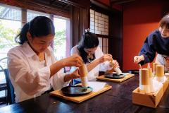 Kanazawa: Cultural Gold Leaf Art Experience in Higashi Chaya									