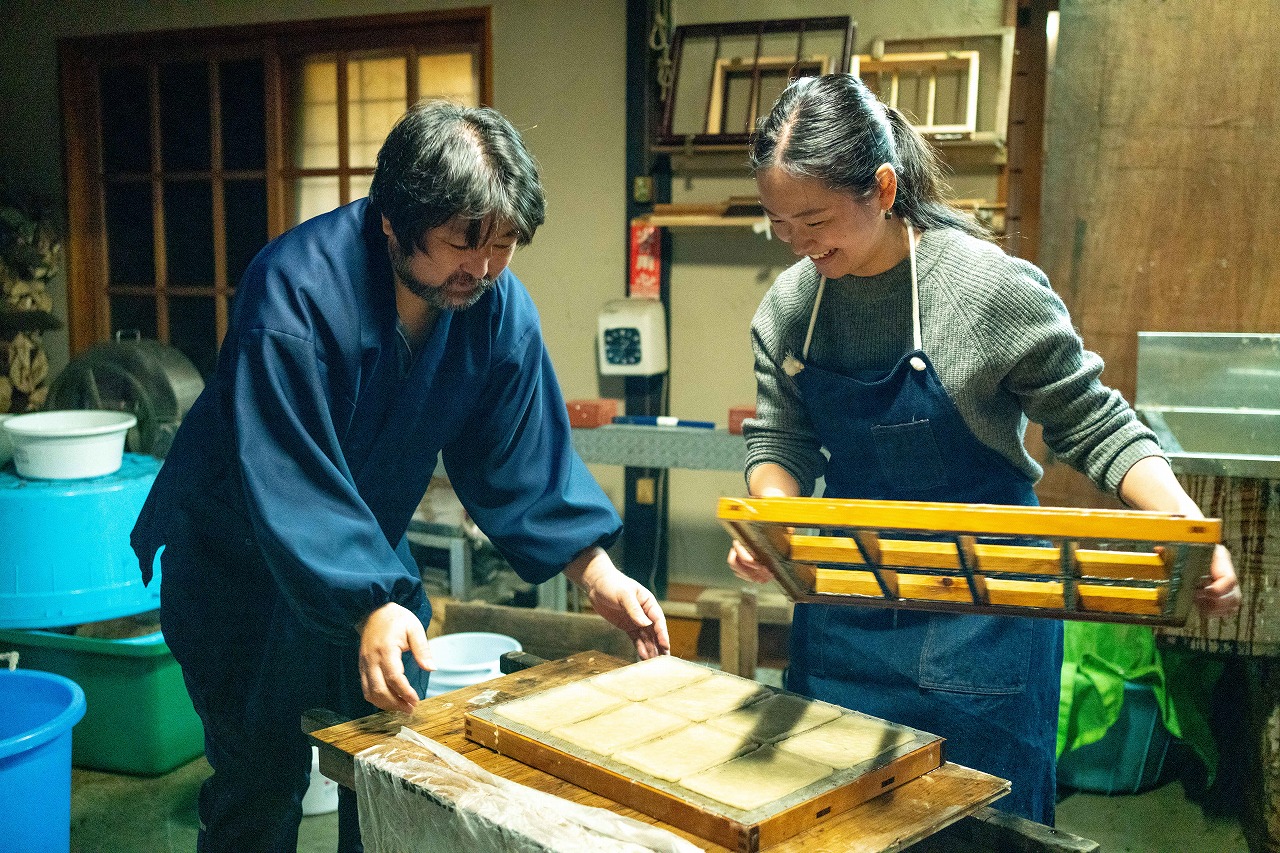 ～西会津で過ごすアートな時間～　アーティストが教える会津藩の御用紙「出ヶ原和紙」づくり