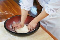 Make Original Seafood "Houto" at the Foot of Mt. Fuji