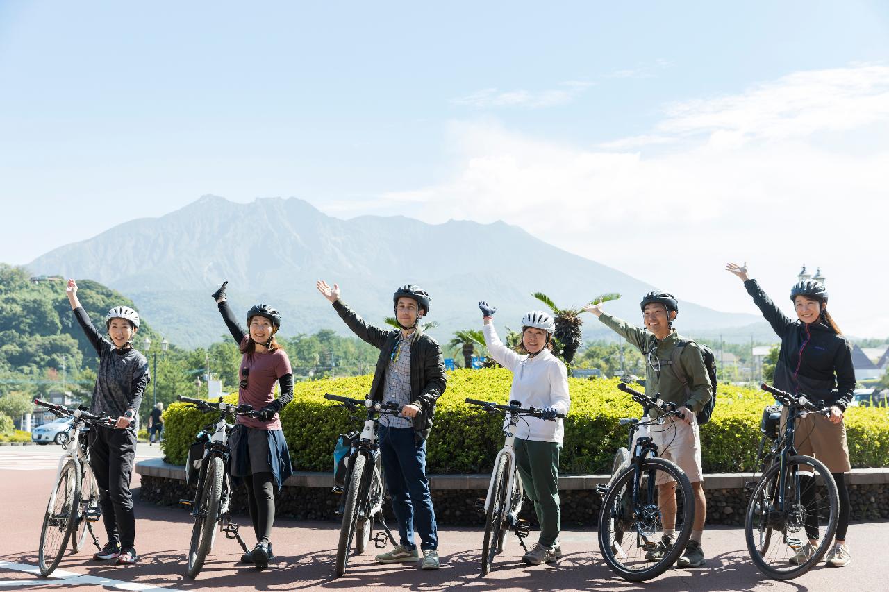 Sakurajima E-bike Tour Led by a Local Guide
