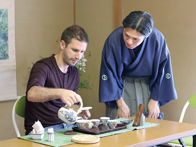 Experience Japanese Tea Ceremony - "Senchado" - Tasting and Serving Course (90 minutes)