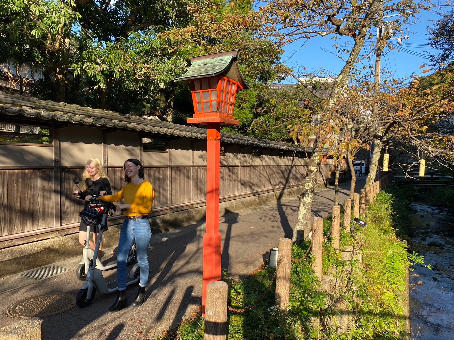 【免許不要】城崎温泉 / 電動レンタルキックスクーター ～温泉街裏路地ルート～（90分）