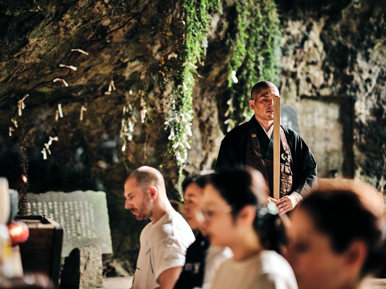[English Guide Included] The Samurai Spirit: Iaido Training & Zen Meditation in the Footsteps of Musashi