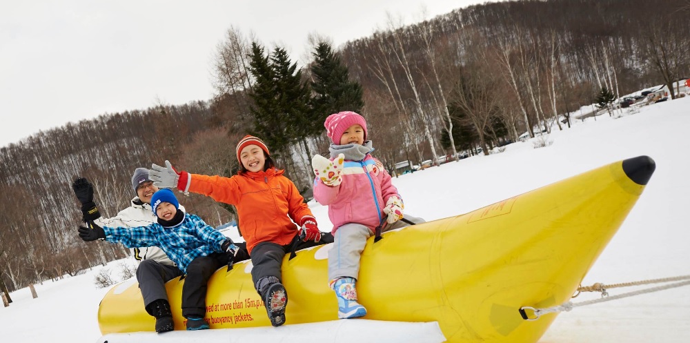 Snow Activities and a Hot Spring in Hokkaido