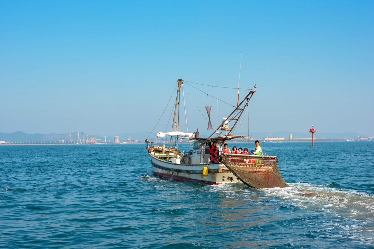美しい瀬戸内海の島を巡る漁師体験とBBQツアー