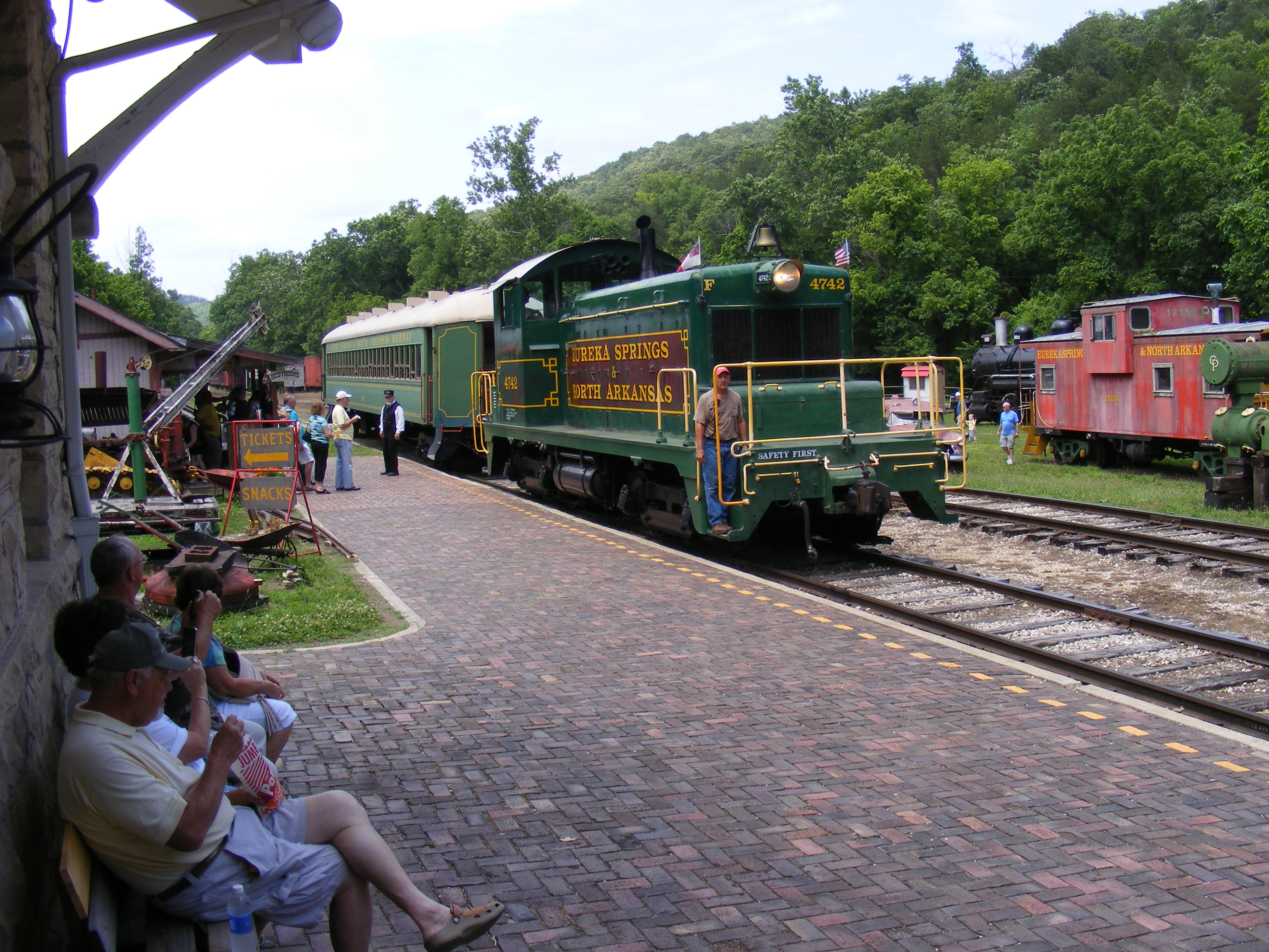 excursion train rides