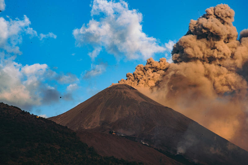 pacaya volcano trek