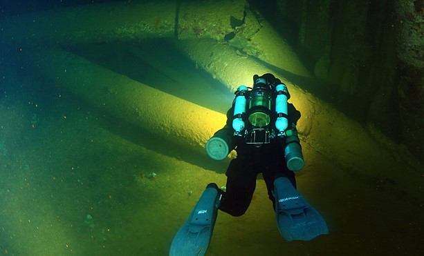 Closed-Circuit Rebreather (CCR) Air Diluent Diver on the Hollis Prism2