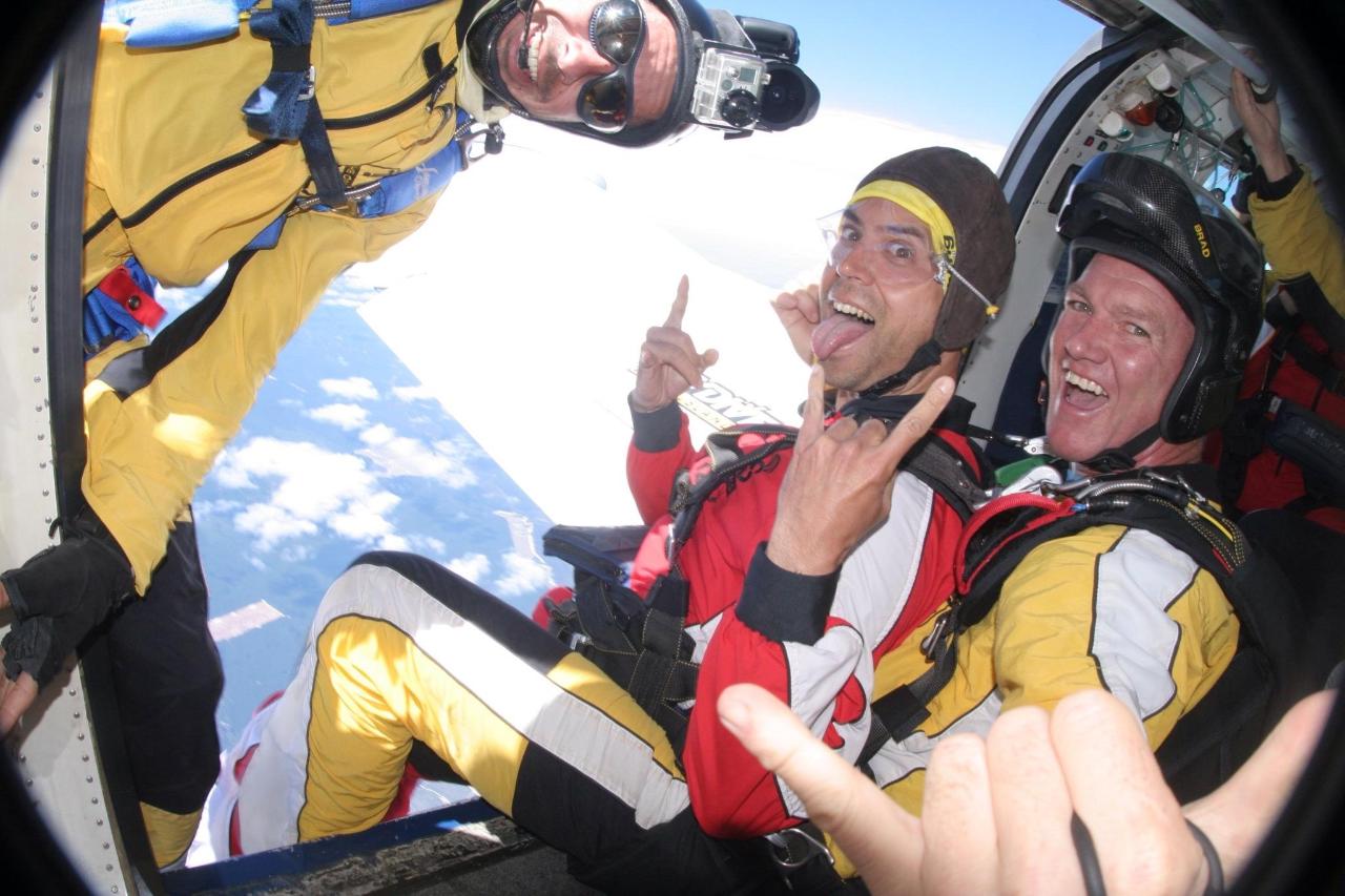 9,000ft Tandem Skydive at 3PM