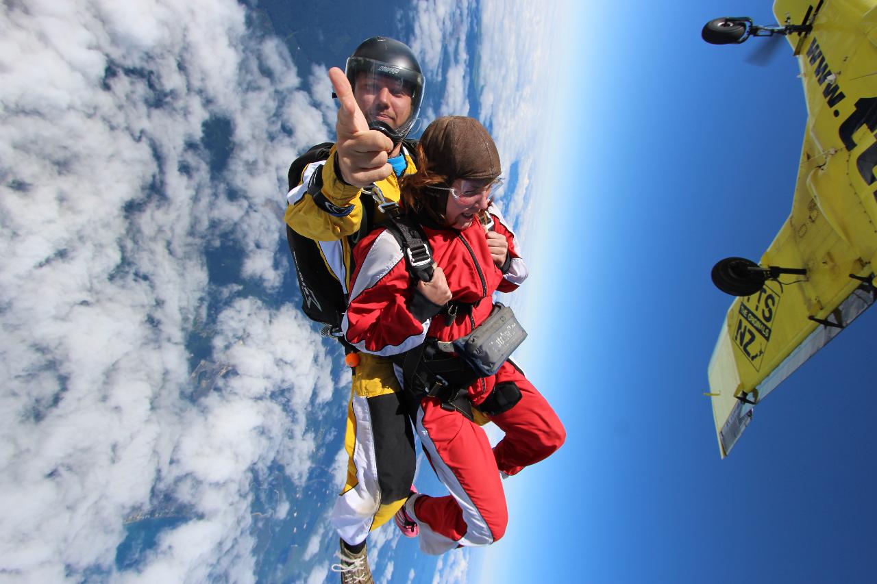 9,000ft Skydive Voucher