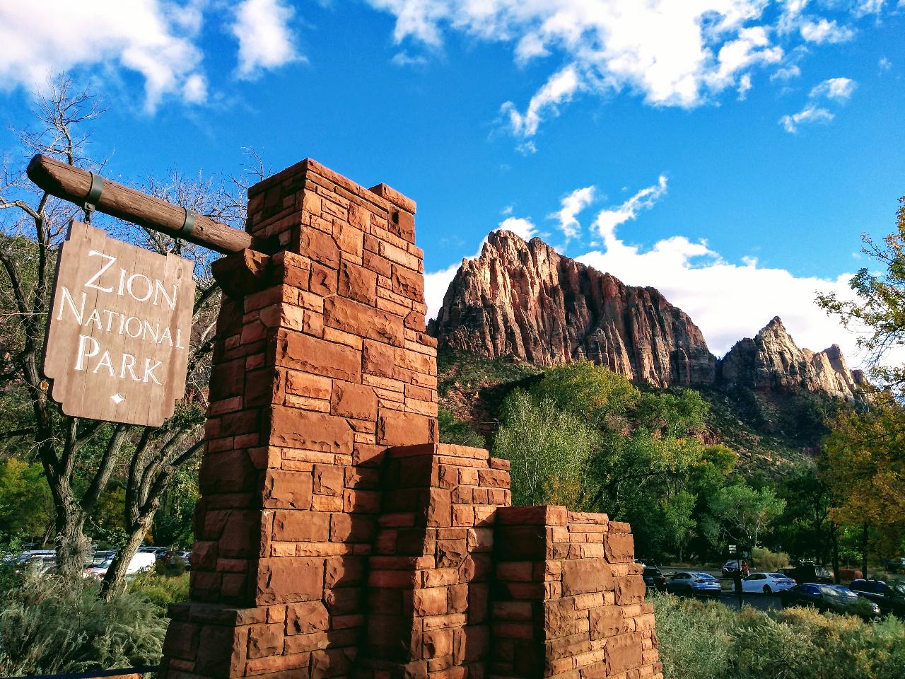 Las Vegas Airport To Zion National Park Shuttle npe.rezdy.com