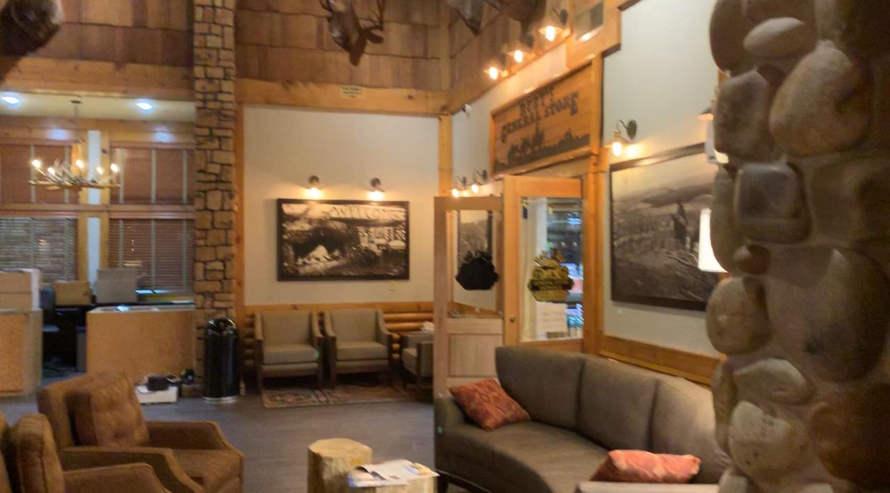 One-way Shuttle: St. George to Ruby's Inn (Bryce area)