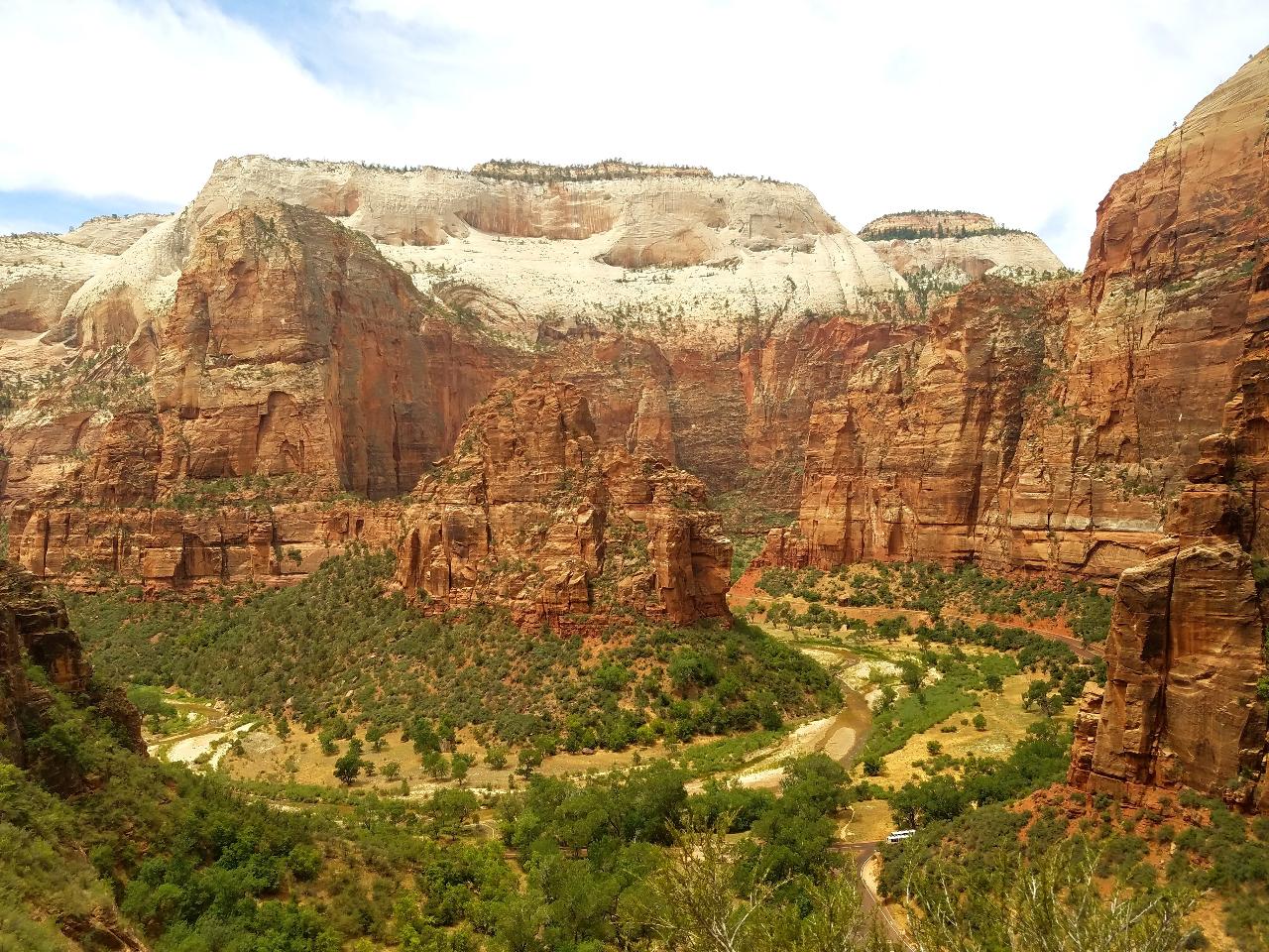 One-way Shuttle: Las Vegas to Zion National Park