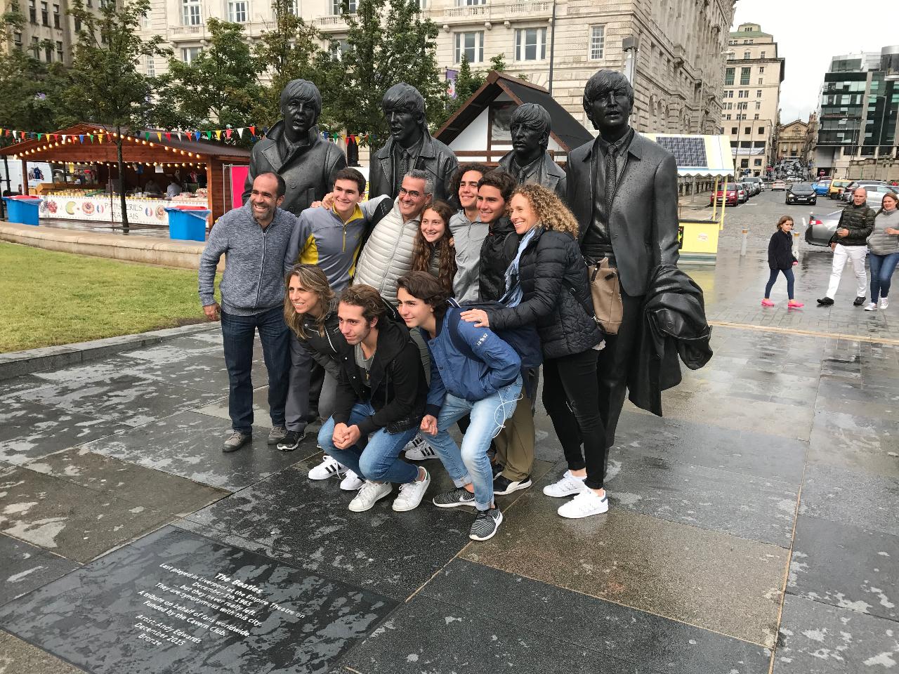 Promenade Guidée privée des Beatles dans la ville de Liverpool en français.