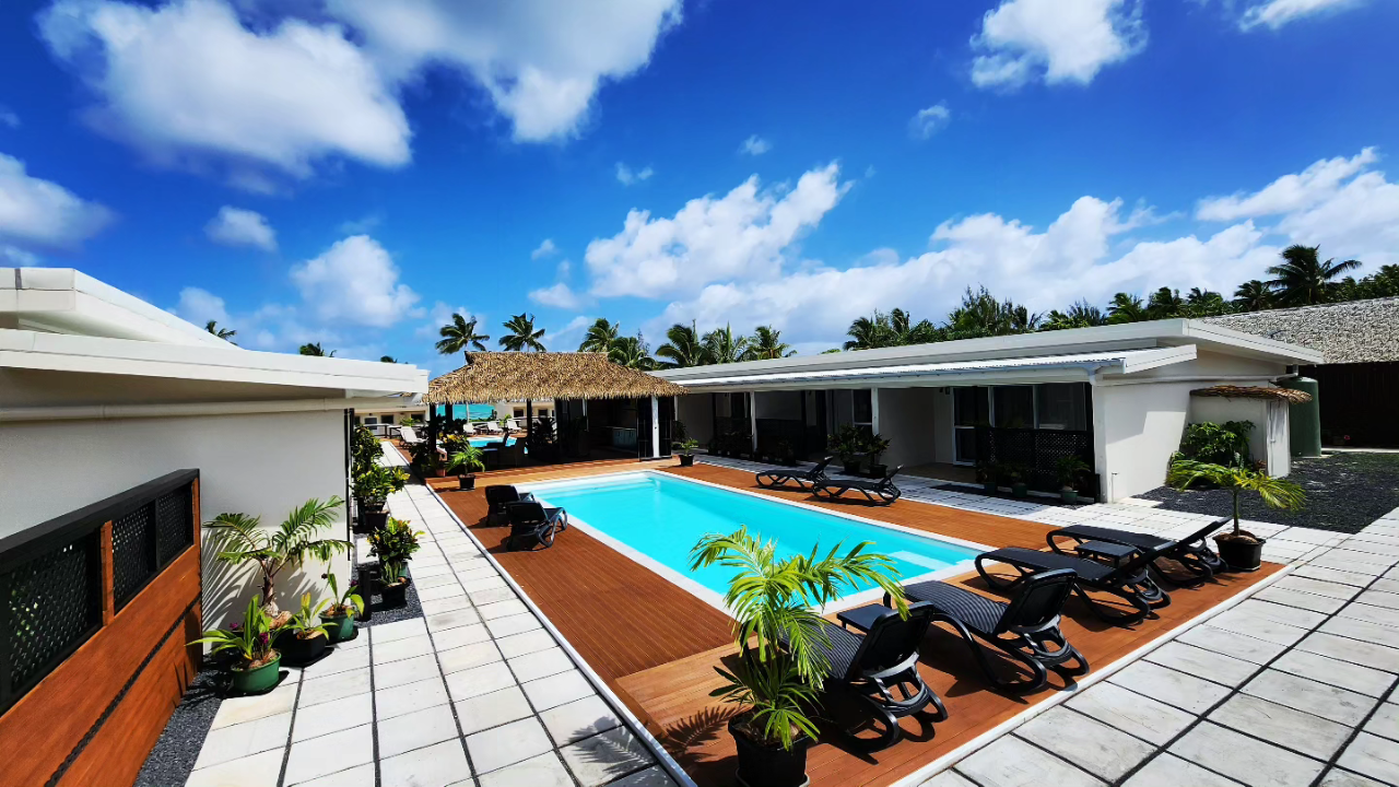 Aitutaki 2 Night Last Minute Getaway - Poolside Room - Air Rarotonga 