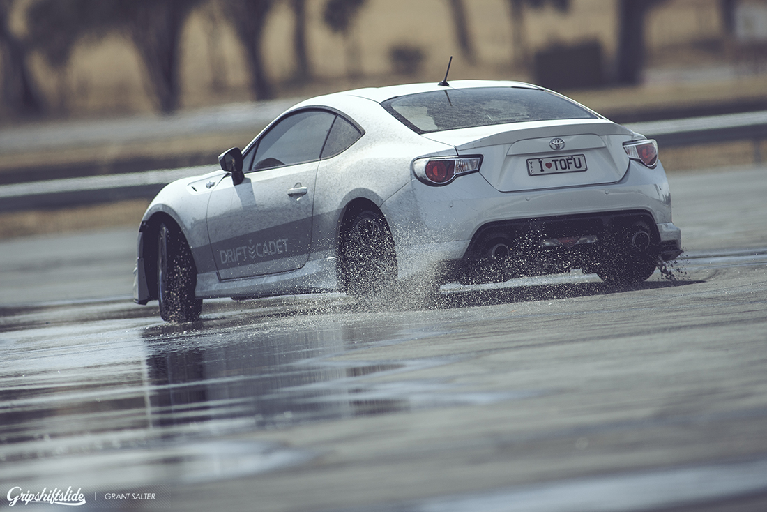 Wet Skidpan skid control