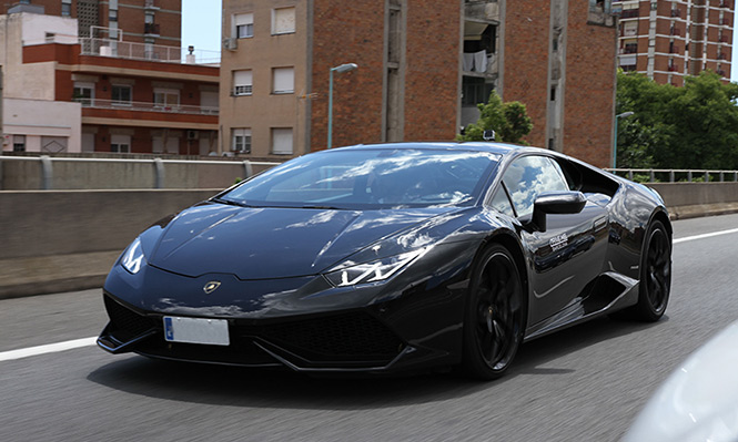 Test Drive & Lamborghini Huracan - 10min City Tour (LH41)