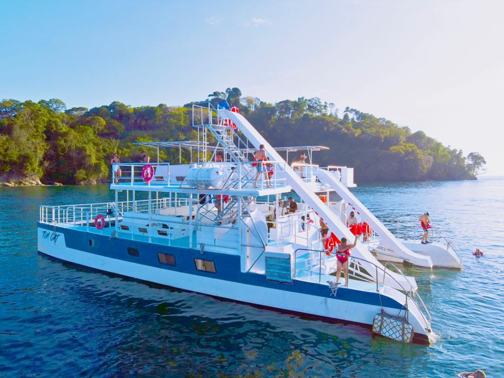 catamaran tour manuel antonio