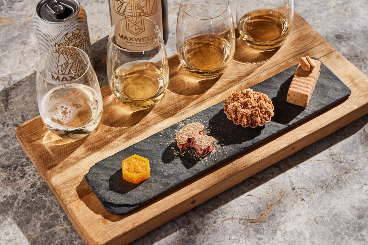 Mead Flight & Matching Petit Fours