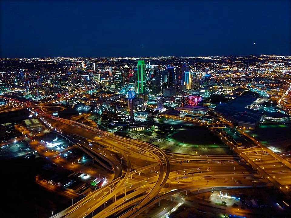 VIP Dallas Skyline Tour  - Private cabin, up to 3 seats. Option to add 4th seat next to the pilot.  (Total Experience approx. 30 minutes, Flight time approx. 20 minutes) 