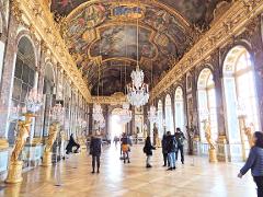  Palace of Versailles Guided Tour in English with Skip-the-Line Access and Passport Ticket 