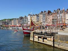 Private Honfleur & Etretat Day Trip from Paris