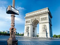 Private 4 hours, Paris City Tour, including a 1 Hour Seine River Champagne Cruise 