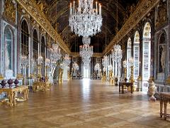 Small Group Skip-the-Line Versailles and the Louvre Combo Guided Tour