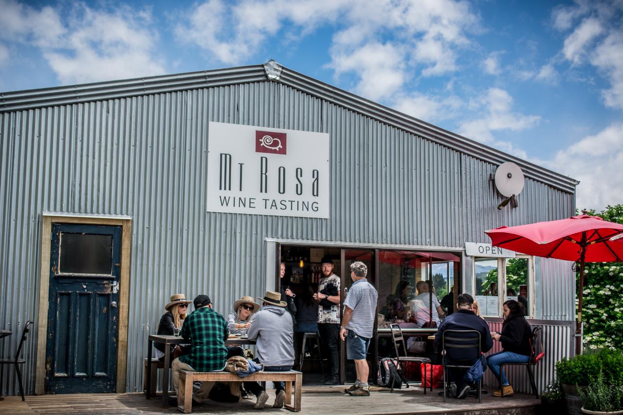 Queenstown Hop On Hop Off Wine and Beer Tour — Central Otago - Photo 4