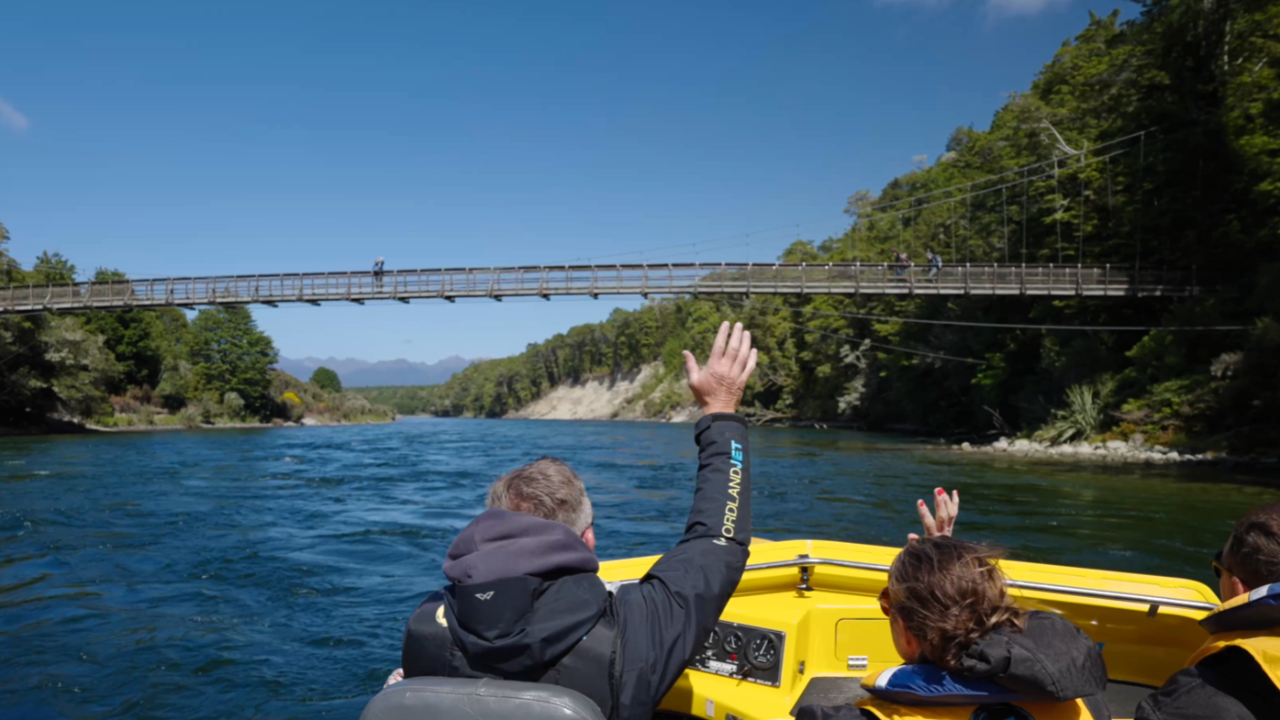 Kepler Track Transport - Lake Manapouri