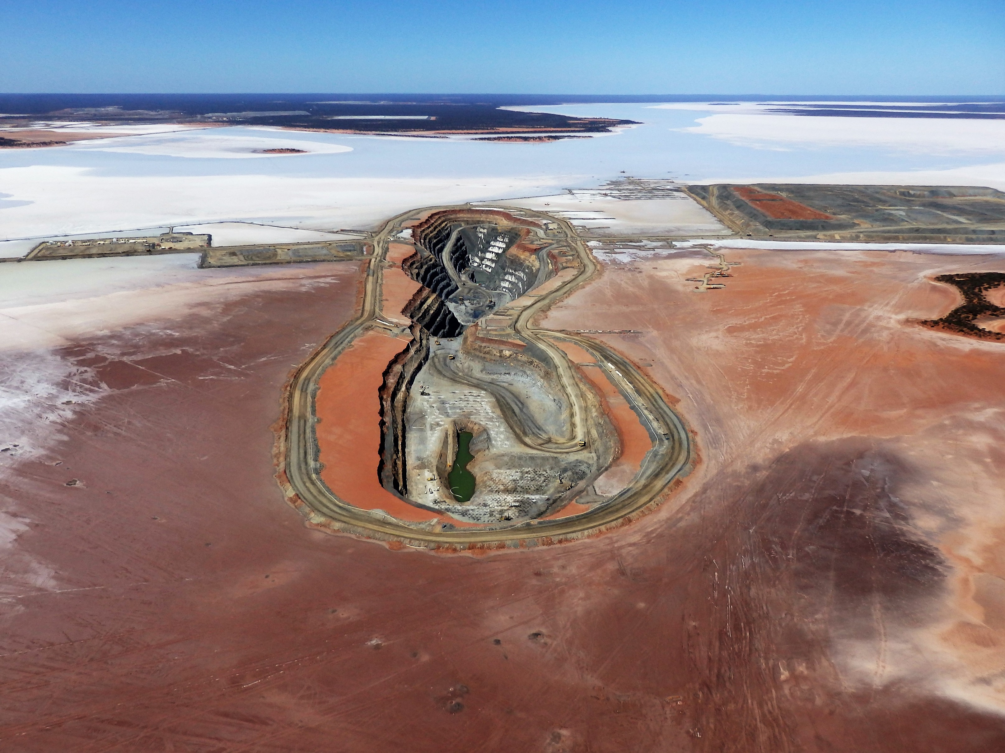 Lake Lefroy including Big Pit Scenic Flight