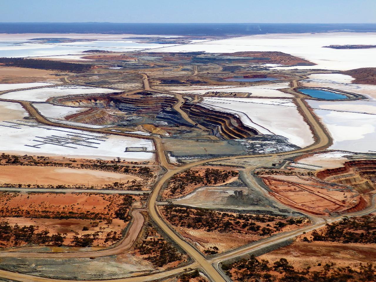 Lake Lefroy including Big Pit Scenic Flight