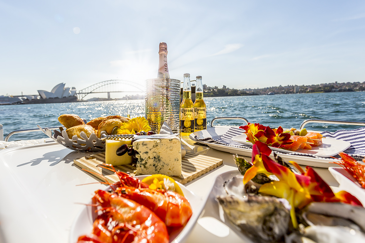 sydney boat cruise dinner