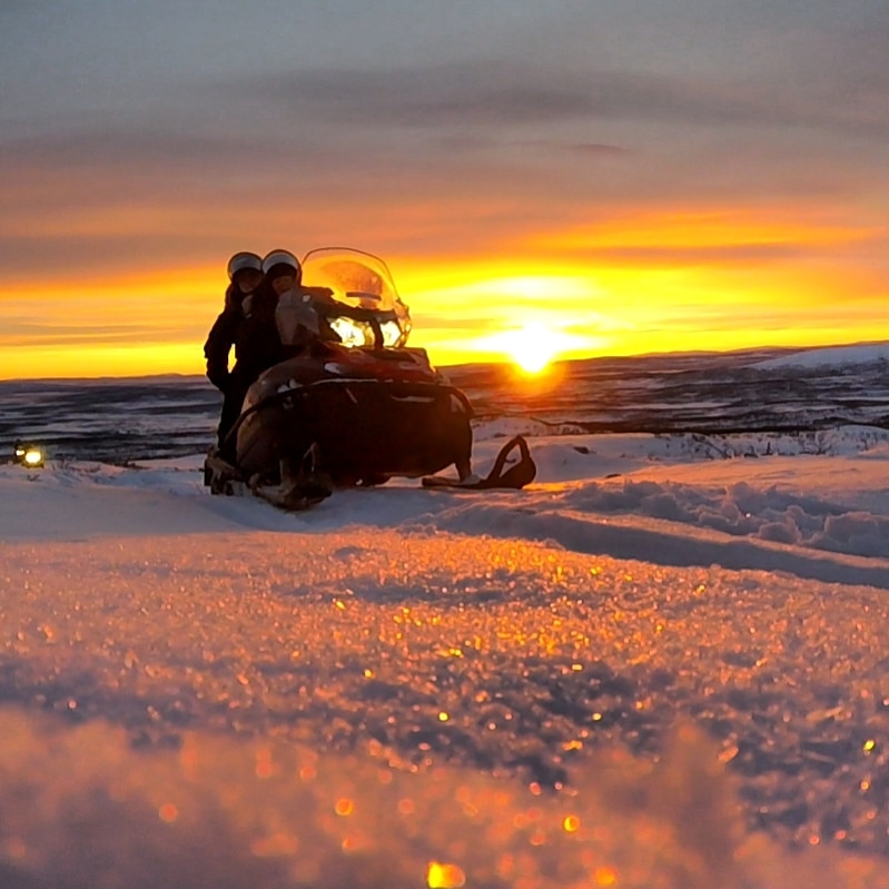 Snowmobile Safari 