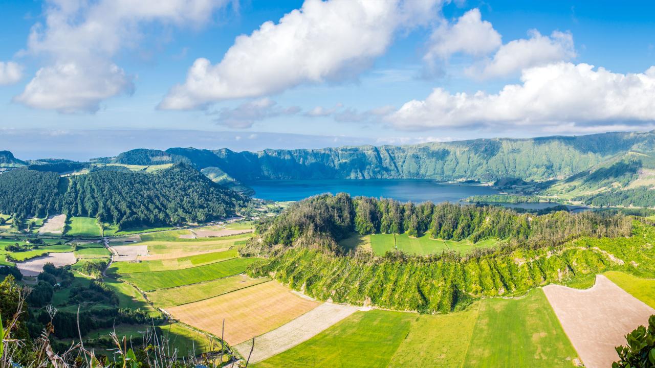 Sete Cidades Sightseeing & Leisure Tour [Oct-Jun]