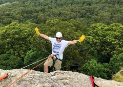 Sunshine Coast Adventure Tour – Abseiling, Beer & Speed Boat