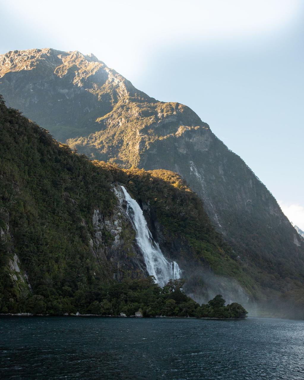 milford-sound-queenstown-departure-altitude-tours-reservations